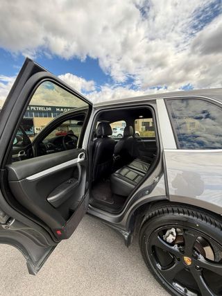 Porsche Cayenne 2011