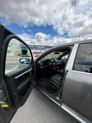Porsche Cayenne 2011
