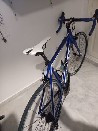 Bicicleta Carretera Felt 75 + Rodillo
