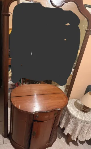 Mueble entradita marrón con espejo