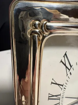 Reloj de plata de ley. En perfecto funcionamiento.