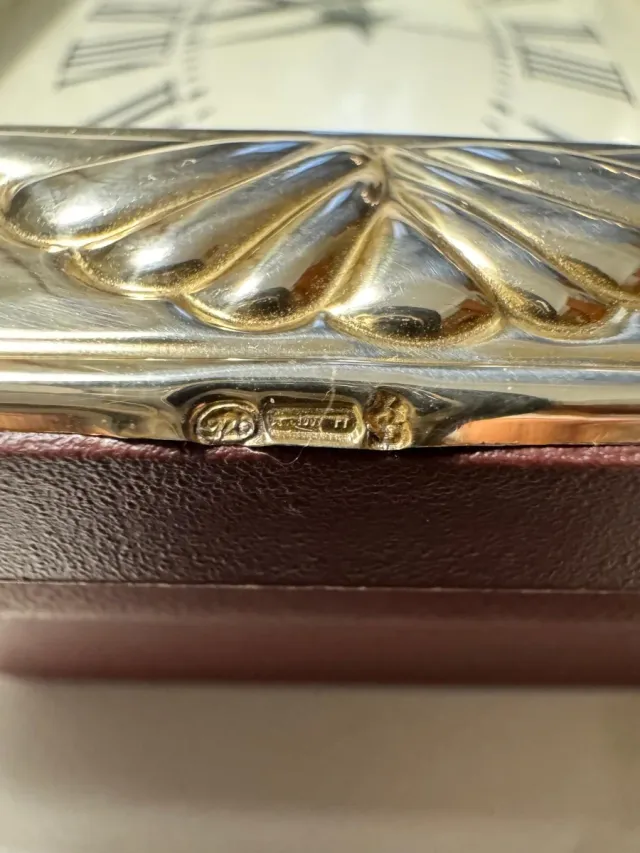 Reloj de plata de ley. En perfecto funcionamiento.