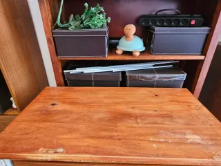 Cómoda de madera de pino