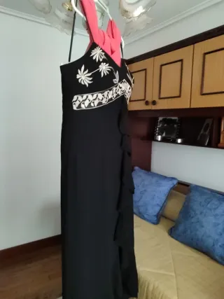 Vestido Negro Fiesta Bordado Blanco