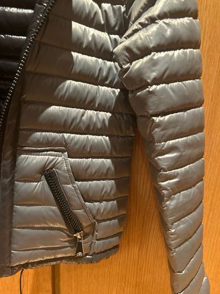 Chaqueta plumas de pato. ligera Mango plateada