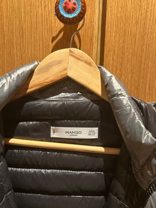 Chaqueta plumas de pato. ligera Mango plateada