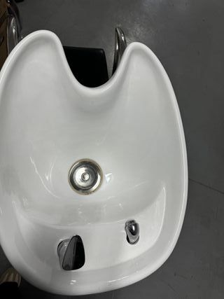 Lavabo de peluquería en buen estado