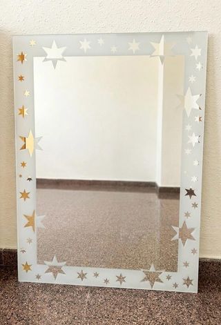 Espejo decorativo con estrellas