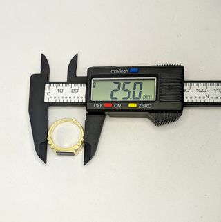Solitario de oro de 18k piedra negra, 9.5 g, T-25.