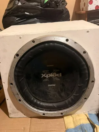 Subwoofer Sony Xplod 1500W 15 con Cajón