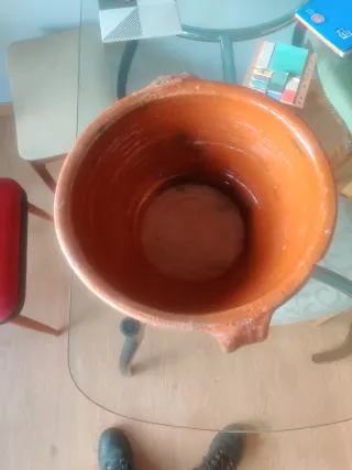 Vasija de barro antigua tipo barreño