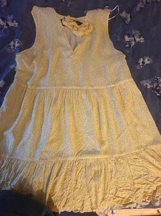 Vestido amarillo Lefties con estampado floral