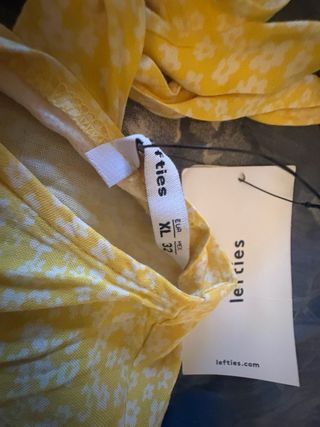 Vestido amarillo Lefties con estampado floral