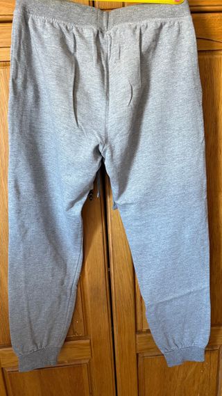 Pantalón deportivo gris