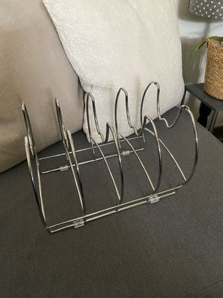 Organizzatore metallico per padelle/coperte