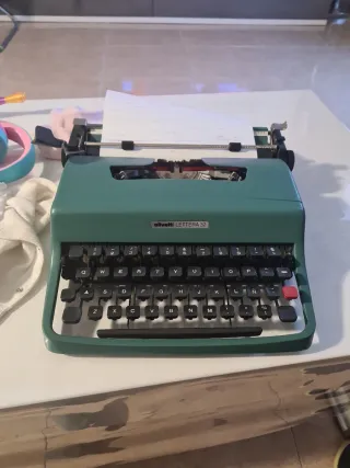 Máquina de escribir Olivetti Lettera 32