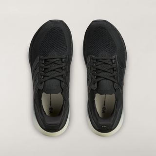 Y-3 Ultraboost 5 con calcetines Y-3