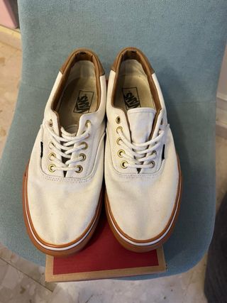 Zapatillas Vans Blancas y Marrones