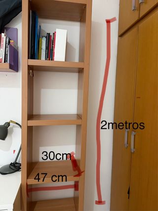 Estantería de madera color beige/marrón