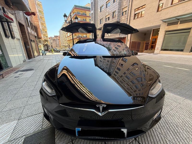Tesla Model X 2017 - foto 1