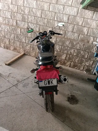 Moto 125cc Naked Negra Sin Usar