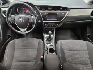 Toyota Auris Touring Sports 2014