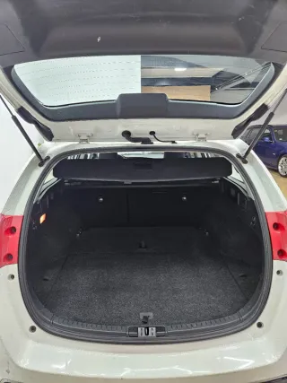 Toyota Auris Touring Sports 2014