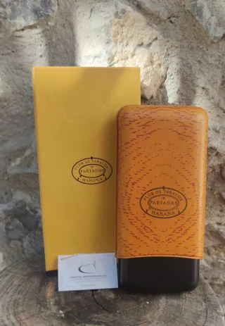 Purera Partagas Piel genuina 3 cigarros