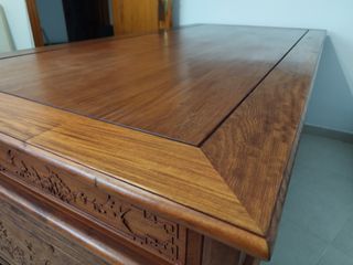 Scrivano in legno massello intagliato