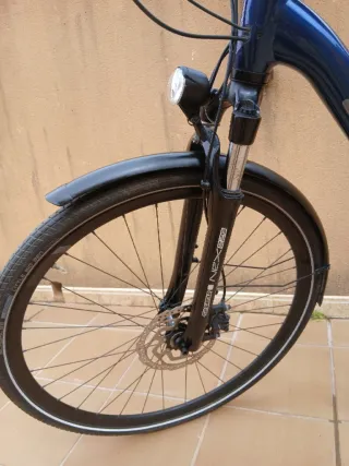 Bicicleta Eléctrica Cannondale Azul.