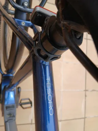 Bicicleta Eléctrica Cannondale Azul.