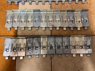 Supporti per montaggio scaffali senza viti