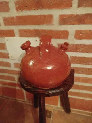 Botijo de barro.