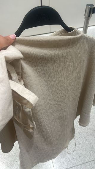 Camiseta Zara Beige Nueva Temporada