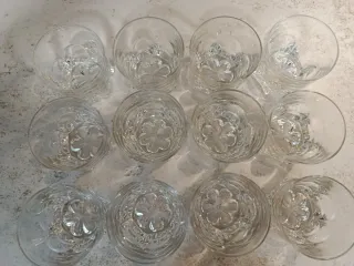 12 Vasos de Vidrio Tallado