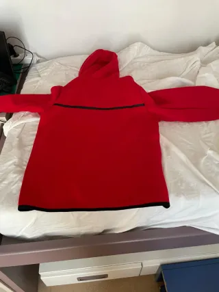 Conjunto deportivo rojo