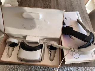 Oculus Quest 2 con mandos y batería auxiliar