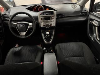TOYOTA VERSO 2010