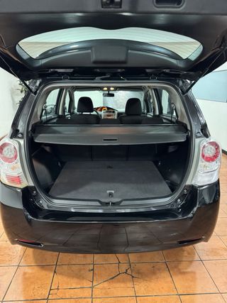 TOYOTA VERSO 2010