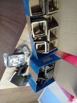Carcasas para interruptores y enchufes