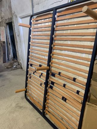 Somier de tablas flexibles, madera y metal