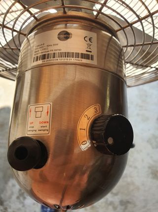 Ventilador de pie grande