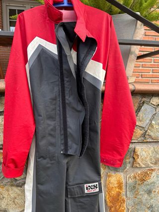 Mono de agua IXS
