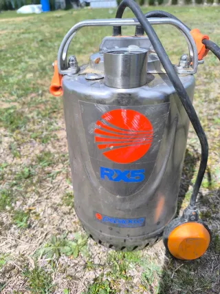 Bomba sumergible aguas limpias