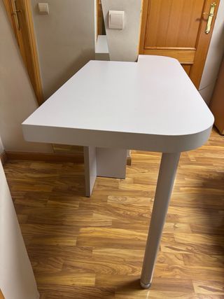 Mesa de escritorio URGE VENTA,  PRECIO NEGOCIABLE