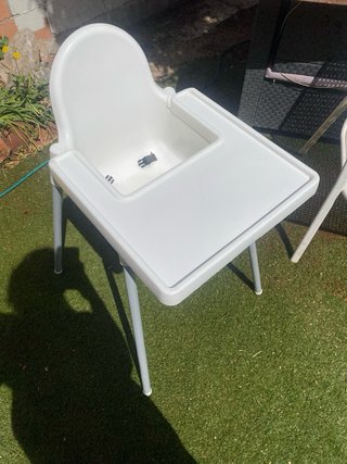 Trona blanca para bebé