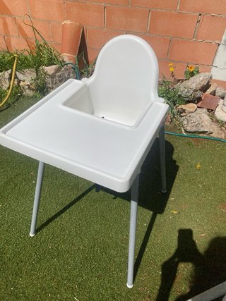 Trona blanca para bebé