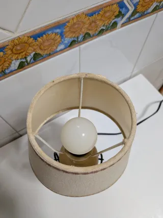 Lámpara de mesita de noche beige