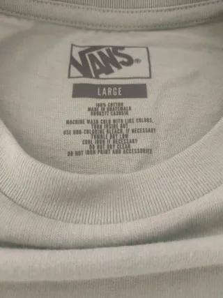 Camiseta Vans verde con estampado