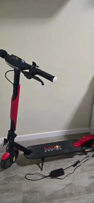 Patinete Eléctrico Red Bull Racing